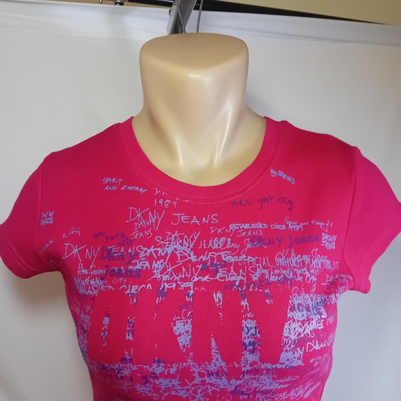 Vintage Y2K Women's Juniors DKNY Graphic Graffiti All Over Print T Shirt Fits S - Picture 7 of 16